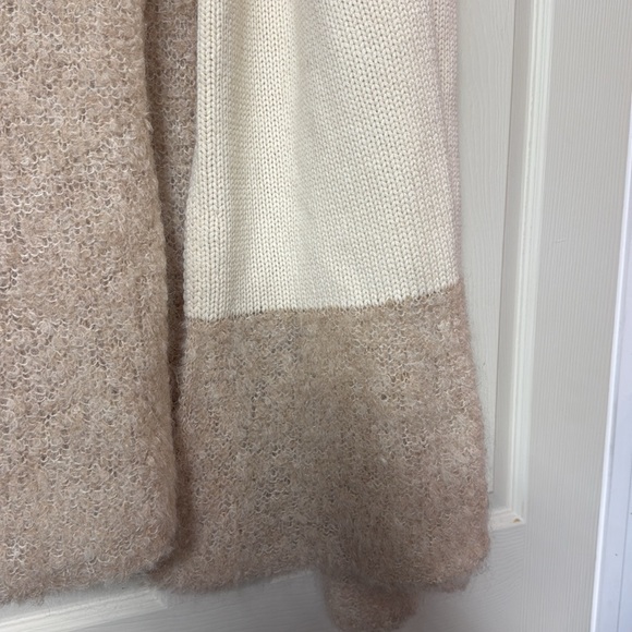 Worn once. Majestic Filatures sweater and matching scarf. Worn once. - Picture 4 of 6